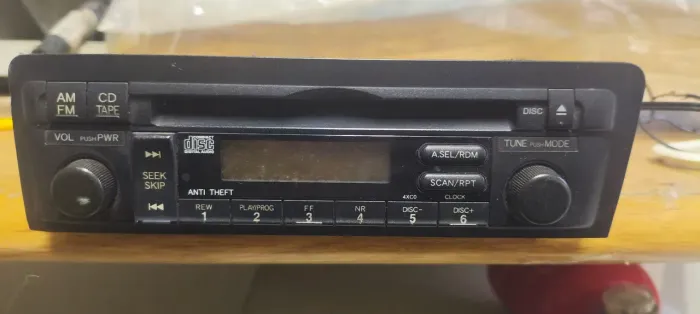 Clarion PH-2349C rádio Honda Civic 