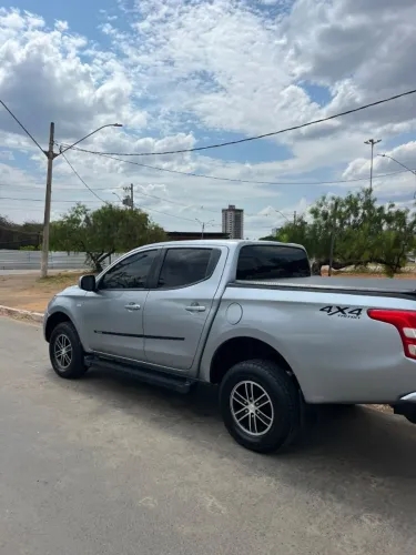 Mitsubishi L200 Triton Sport GLX 2.4 CD Diesel Mec. 2020