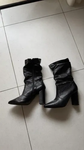 Bota 37 usada 1x apenas