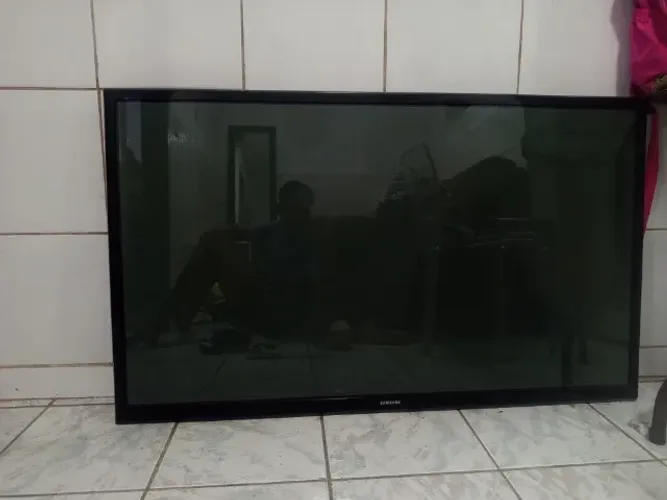 TV Samsung Plasma 51" (PL51F4500) - LIGA E TEM ÁUDIO, SEM IMAGEM (Para Peças/Conserto)