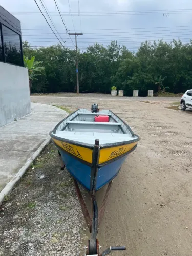 Barco semi V 6m com motor Yamaha 15