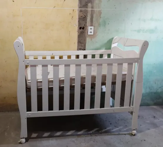 Vendo berço usado em bom estado.