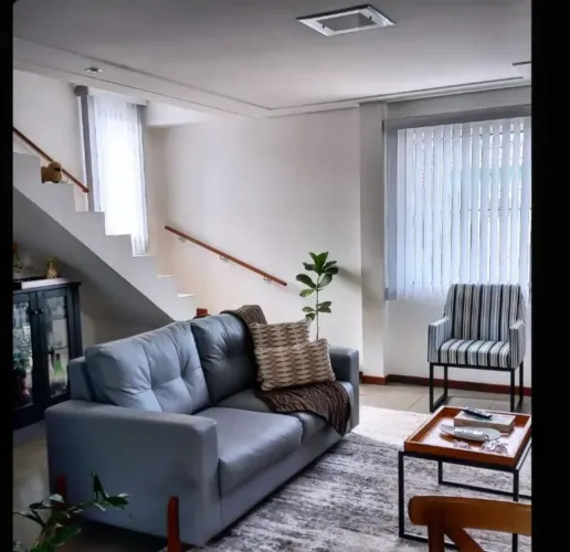 Sofá em excelente estado