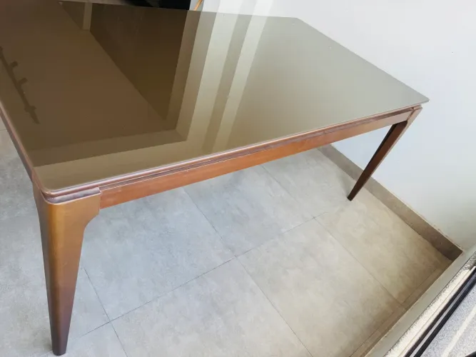 Vendo mesa de jantar 6 lugares 1,80 X 100.