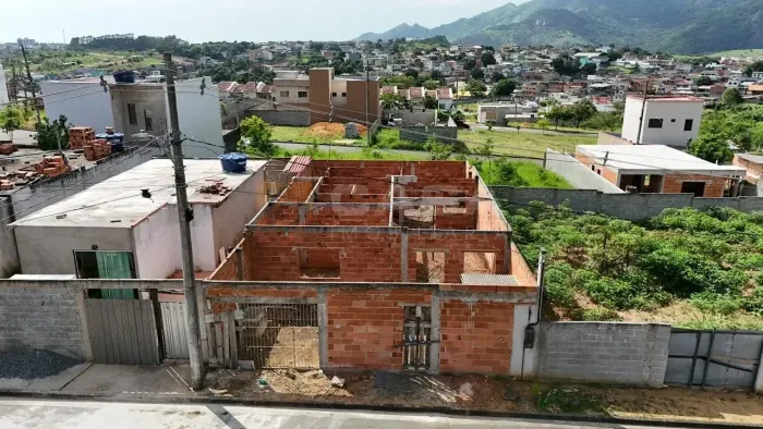 EZ - Terreno de 200 m² com obra iniciada e projeto de casa Colina da Serra