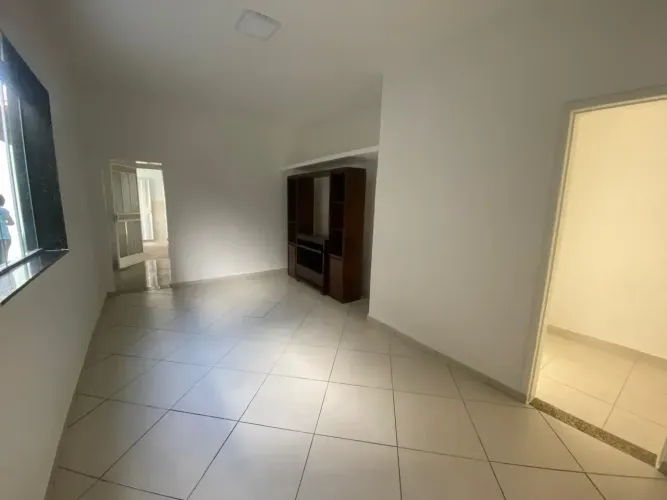 CASA 2 QUARTOS / SUÍTE 1 VAGA DE GARAGEM 85M2