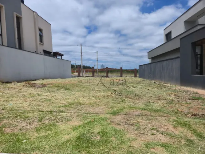 Terreno em Condomínio - Condomínio Aruanã - Bairro da Floresta - 270m².