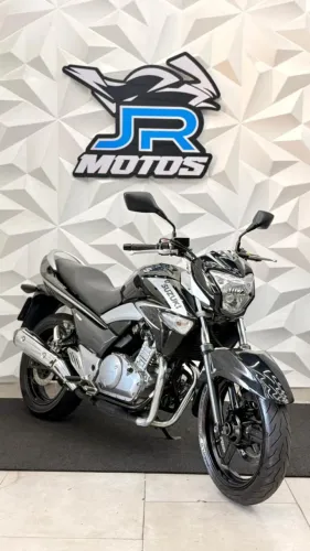 SUZUKI INAZUMA 250cc 2016