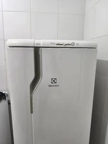 Geladeira Electrolux RE31