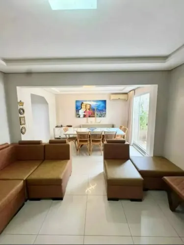 Sobrado para venda possui 220 metros quadrados com 3 quartos em Despraiado - Cuiabá - MT