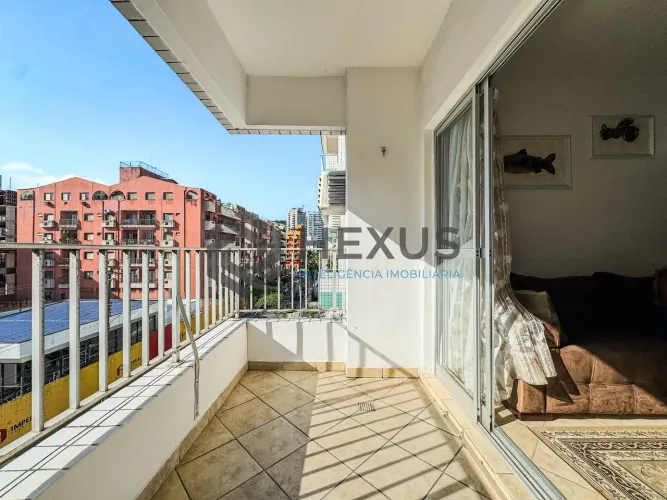 Apartamento com varanda na Praia das Astúrias, Guarujá