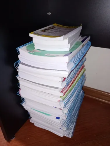 Livros Cursinho Objetivo + Brindes