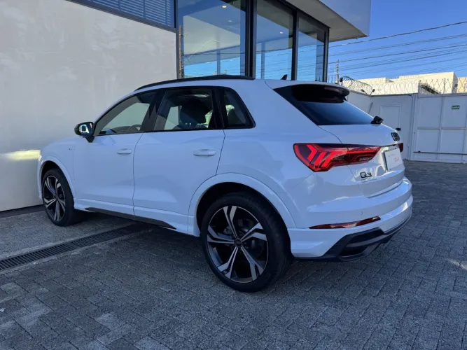 Audi Q3 Perf. Black 2.0 TFSI Tiptr. Quattro 2024