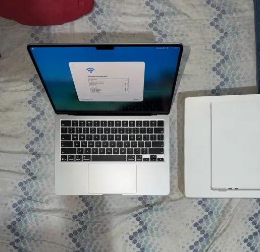 MacBook 13 air m5 16gb ram 512gb 2 meses de uso