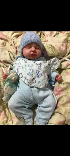 Boneca Bebê Reborn menino (Completa com Acessórios!)