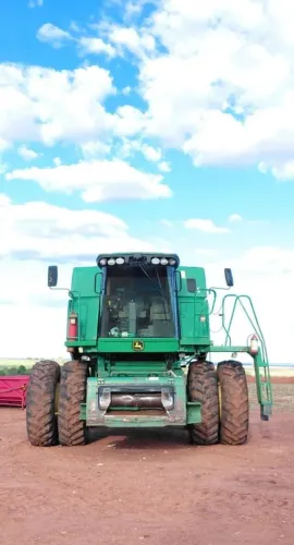 Colheitadeira John Deere STS 9570 Ano 2011