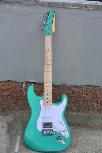 Guitarra Seizi Fun Katana Musashi HSS Turquoise Sparkle + Bag