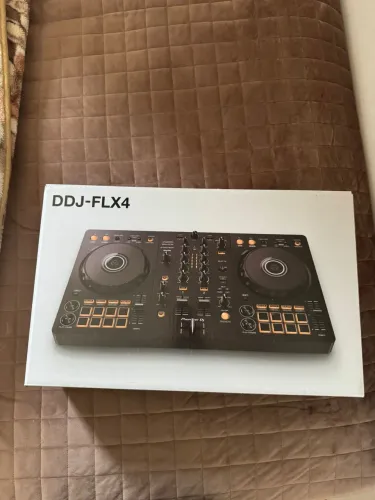 Controladora DDJ FLX4