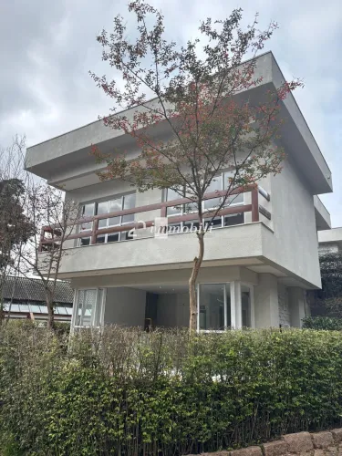 Casa à venda e para alugar em Cotia, Granja Viana, com 2 suítes, com 275 m², Le Grand Vian