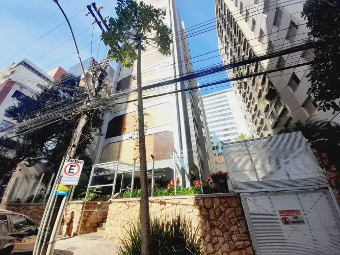 Imóvel para aluguel possui 130 metros quadrados com 3 quartos em Funcionários - Belo Horiz