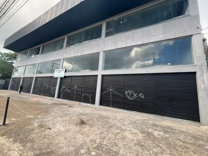 ALUGO GALPAO COM 5MIL M2 NA MAX TEIXEIRA, PARA LOJAS DE GRANDE PORTE