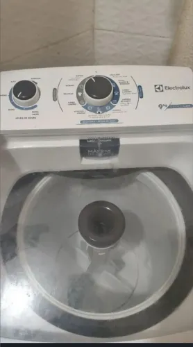 Máquina de lavar 9Kg Eletrolux.