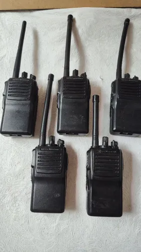 Rádio portátil VHF VERTEX VX251
