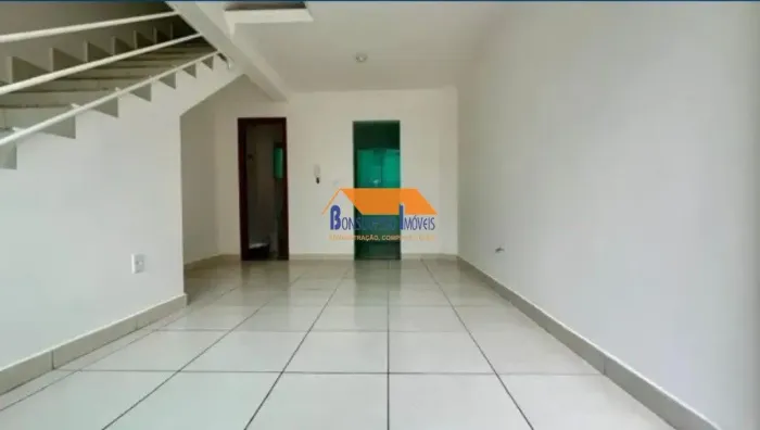 casa duplex de 2 quartos, Bairro Primeiro de maio em Belo Horizonte