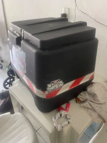 Baú 80 L tá novinho