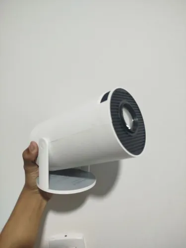 Vendo ou troco Projetor smart portátil, seminovo