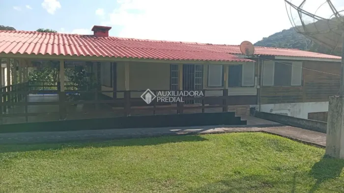 Chácara à Venda em Juquitiba - 10.200 m² de Área Total