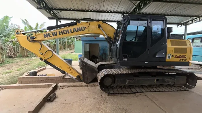 Escavadeira New Holland