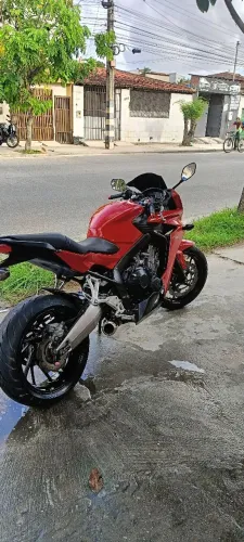 Vendo CBR 650f bem conservada