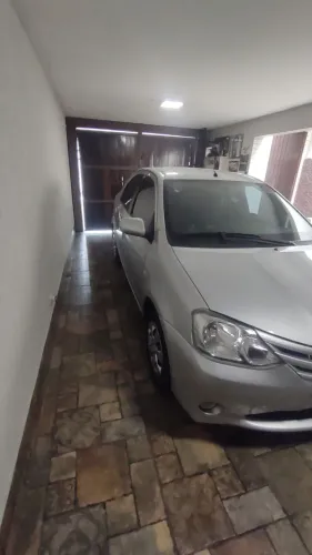 Toyota Etios XS Sedan 1.5 Flex 16V 4P Mec. 2013