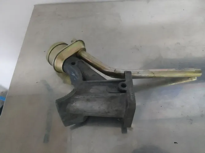 Torre cavalete para dínamo Fusca Brasília. Usado quase novo com a bomba de óleo