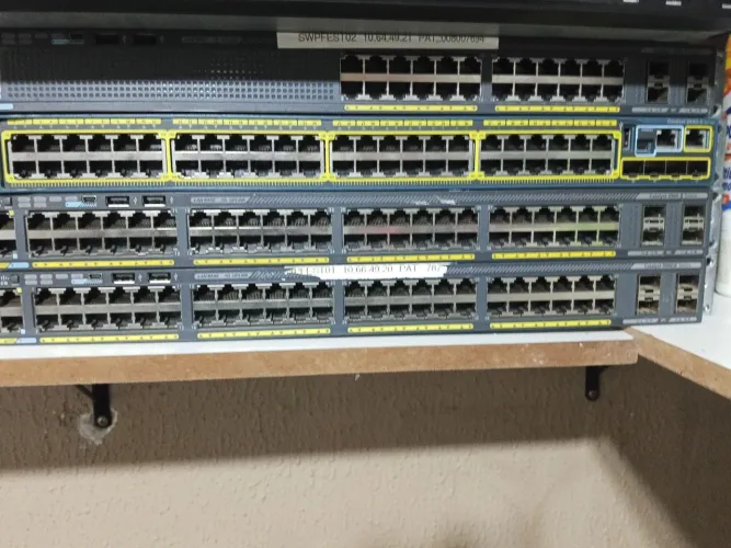 Switch CISCO CATALYST 2960