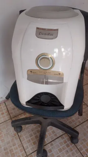 VENDO UM GELÁGUA ESMALTEC 