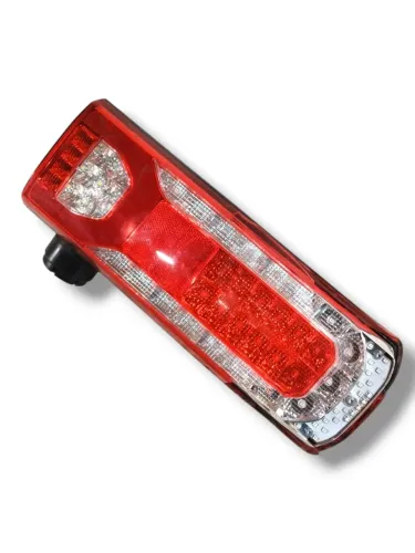 Lanterna led tras esquerdo Mercedes New Actros 2651detalhe