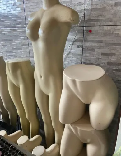Manequins  preços  variados 