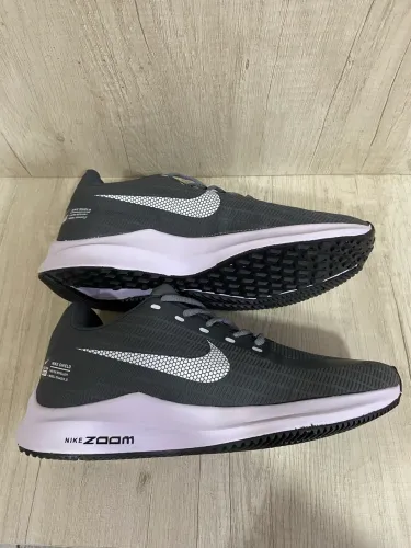 NIKE ZOOM DE CORRIDA