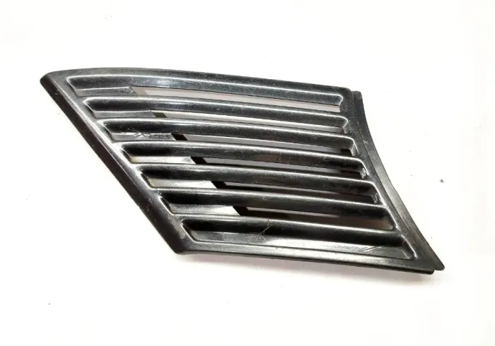 Acabamento Moldura Grade Ventilação lateral Monza Le * 51640