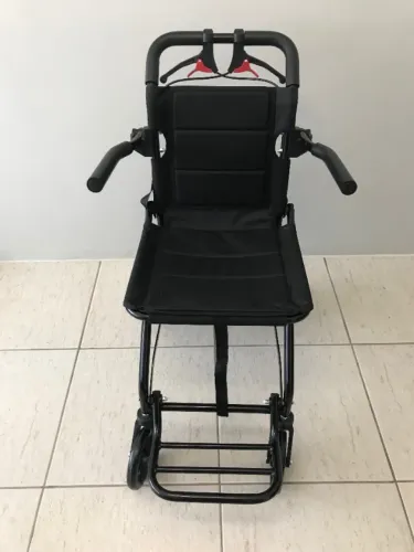 Cadeira de rodas hospitalar