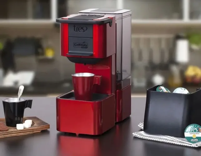 Cafeteira Tres Corações Pop Vermelha. LEVA HOJE! VOU VIAJAR AMANHÃ!