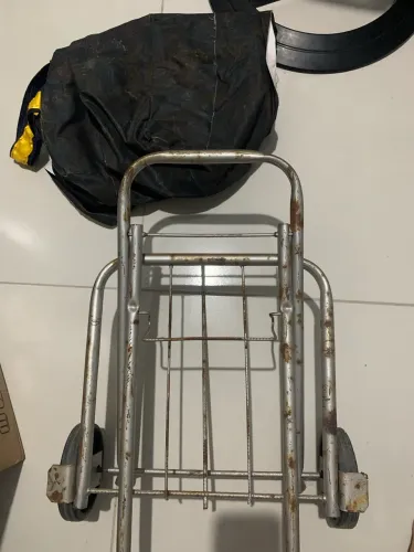 Carrinho dobrável sacoleira 