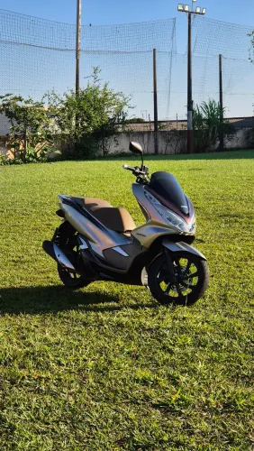 PCX 2022 DLX