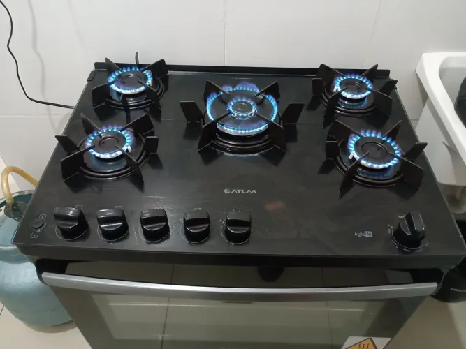 Vendo fogão atlas semi novo