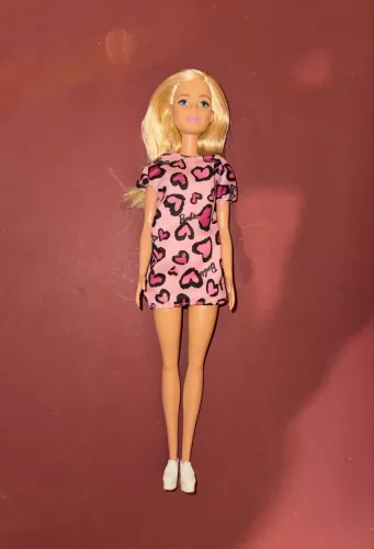 Boneca barbie millie basica