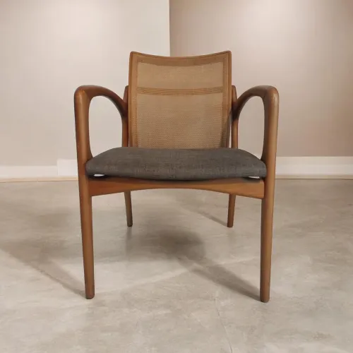 Cadeira Dinna Design Assinado Jader Almeida 
