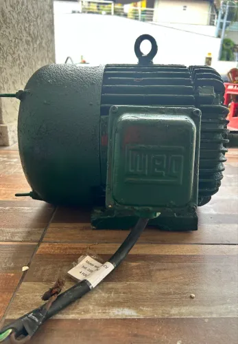 Motor WEG 10CV 4 polos Trifásico