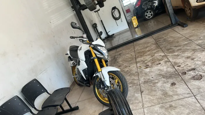 Cb1000r 